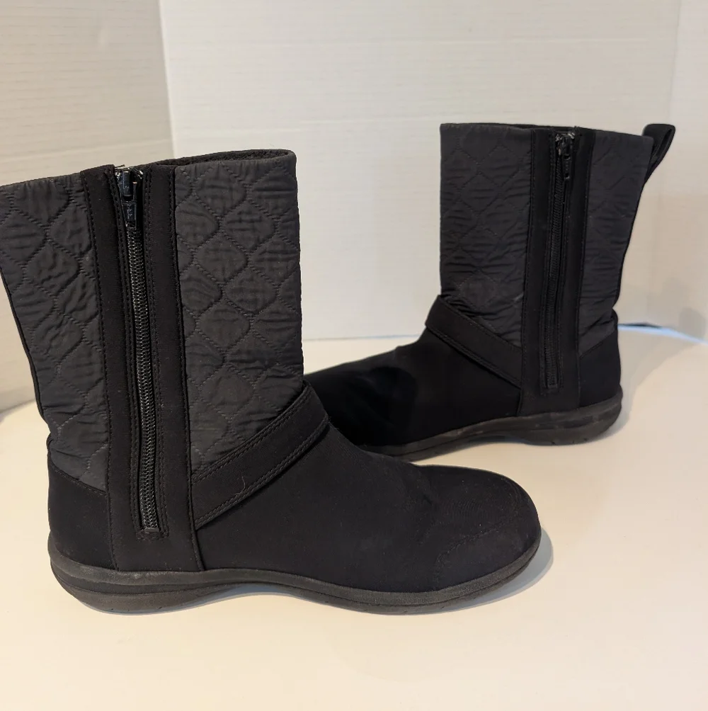 Merrell Womens Quilted Black Winter Boots‎ Sz. 7.5